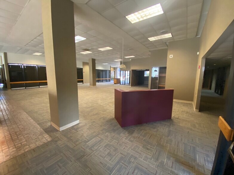 More Photos Of 400 W Tuscarawas St, Canton Office For Sale