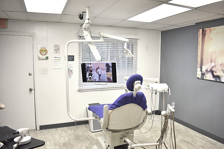 More Photos Of 1333 W Outer 21 Rd, Arnold Medical For Sale