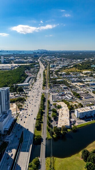 More Photos Of 2261-2299 NE 164th St, Aventura Warehouse For Lease
