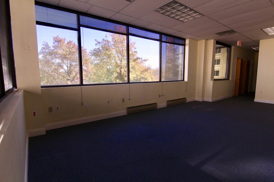 More Photos Of 3751 Island Ave, Philadelphia Office Residential For Lease