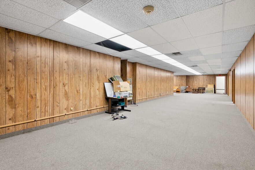 More Photos Of 976 W Minnehaha Ave, Saint Paul Warehouse For Sale