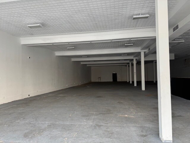 More Photos Of 14-20 N Main St, Shenandoah Office For Sale
