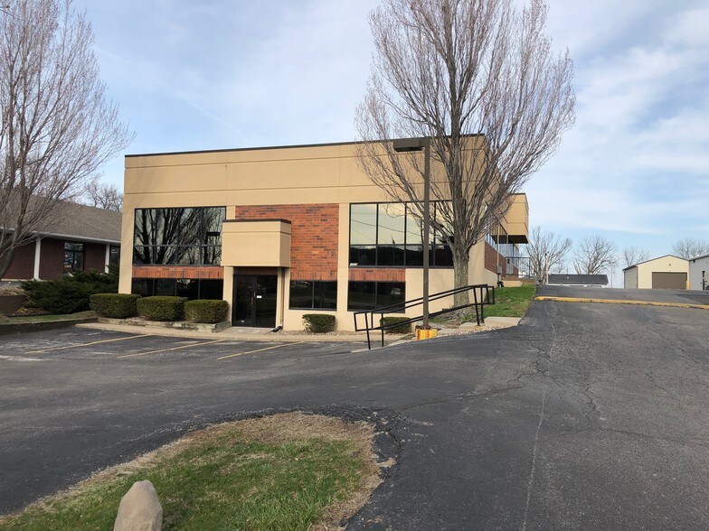 Primary Photo Of 4509 N Brady St, Davenport Coworking Space