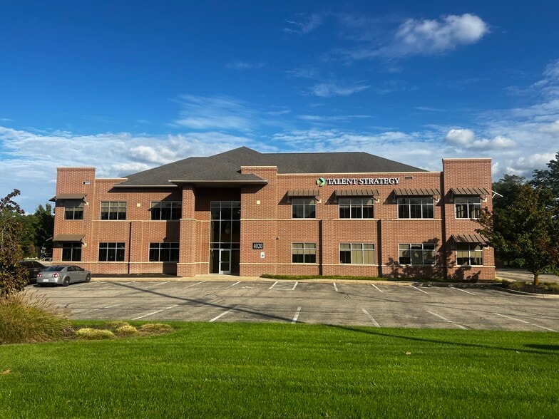 More Photos Of 4020 E Beltline Ave NE, Grand Rapids Office For Sale