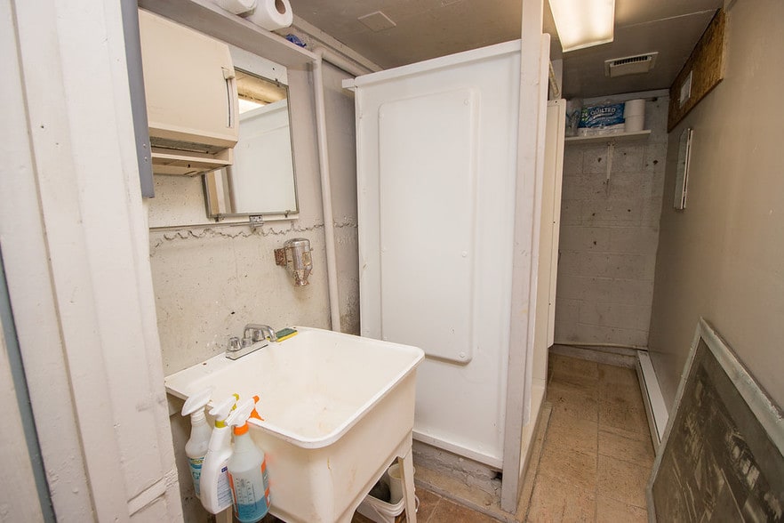 More Photos Of 40-42 Gilbert St, Derby Warehouse For Sale