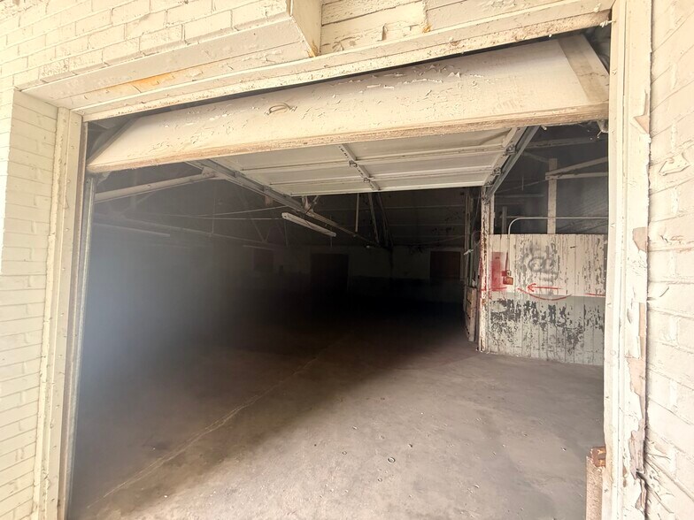 More Photos Of 908 S Mound St, Muncie Flex For Lease