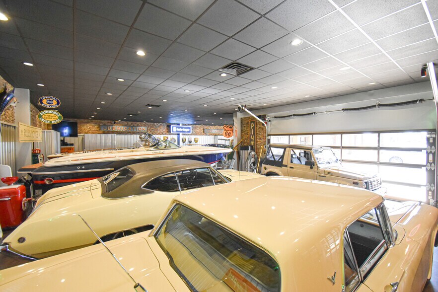 More Photos Of 7906 S Broadway Ave, Tyler Office Residential For Lease