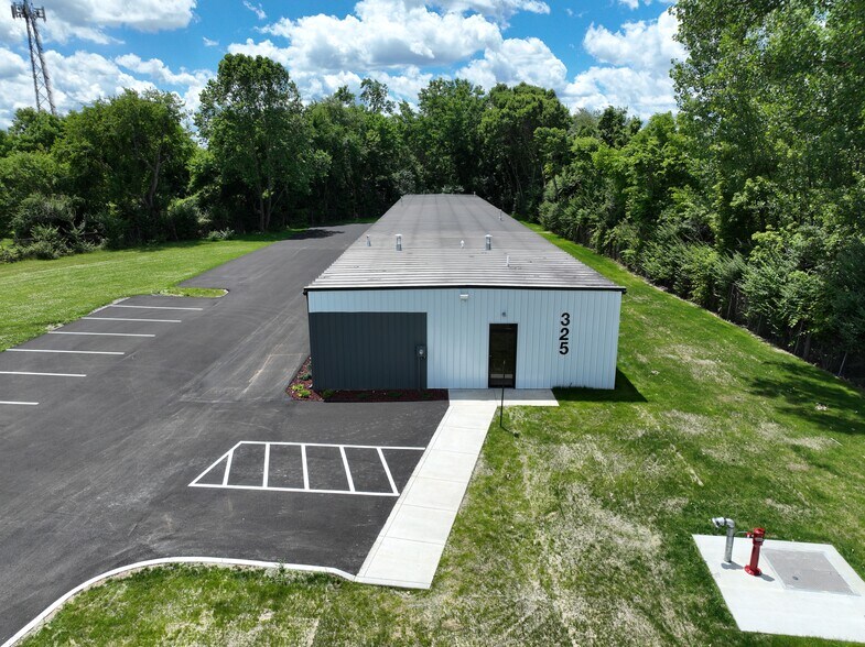 More Photos Of 325 Harmon Ave, Lebanon Distribution For Lease