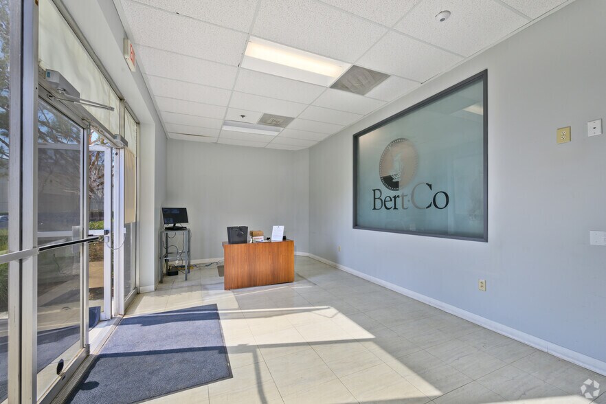 More Photos Of 2150 S Parco Ave, Ontario Manufacturing For Lease
