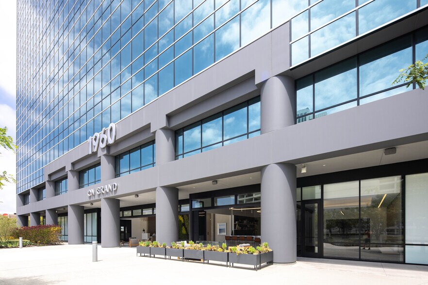 More Photos Of 1960 E Grand Ave, El Segundo Office For Sale