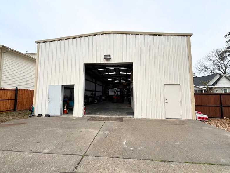 Primary Photo Of 10107 Goldcrest St, Houston Warehouse For Lease