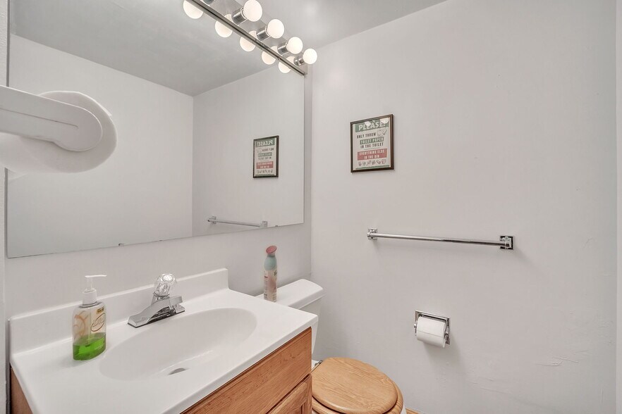 More Photos Of 2924 Beacon St, Colorado Springs Medical For Sale