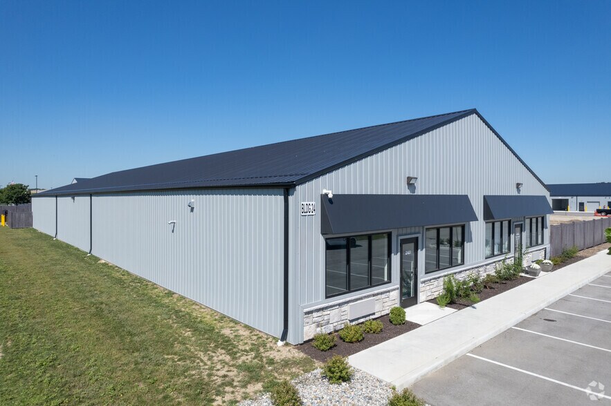 More Photos Of 2550 Tracy Rd, Northwood Light Manufacturing For Lease