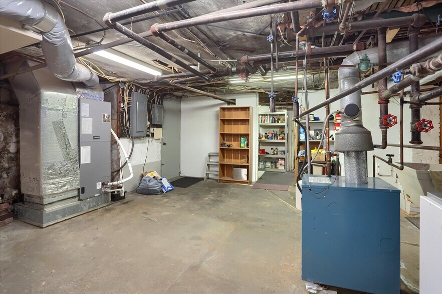 More Photos Of 3 S Market St, Shamokin Flex For Sale