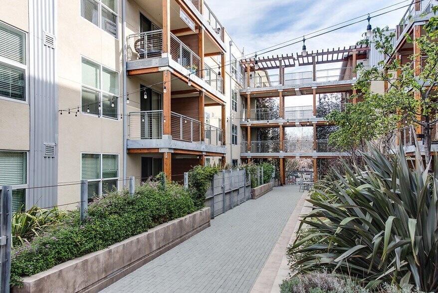 More Photos Of 700 University Ave, Berkeley Multifamily For Sale