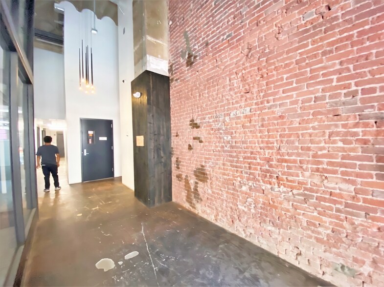 More Photos Of 731 S Broadway, Los Angeles Loft Creative Space For Lease