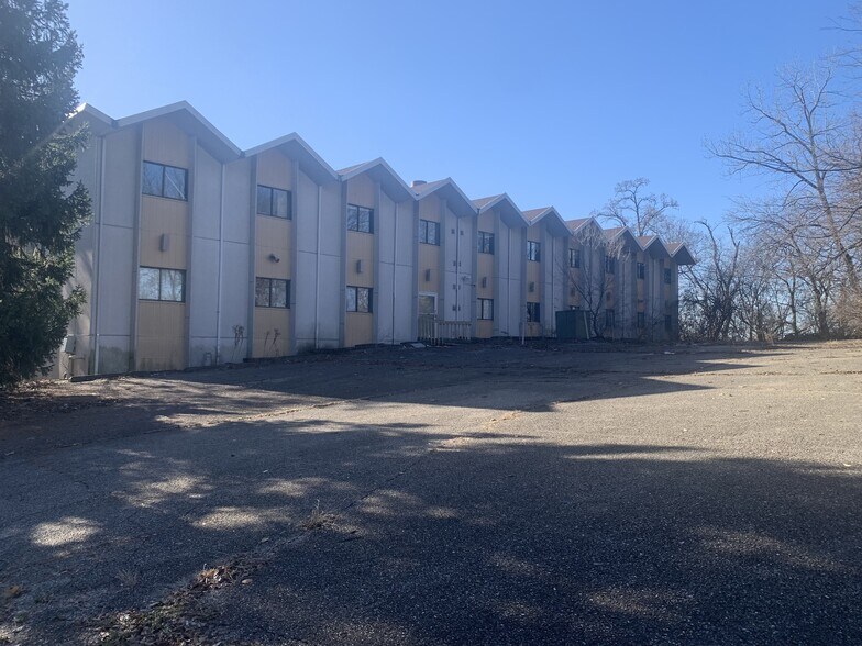 More Photos Of 5002 Ridge Ave, Cincinnati Loft Creative Space For Sale