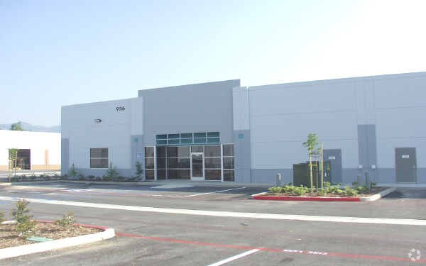 Primary Photo Of 956 W 10th St, Azusa Unknown For Lease