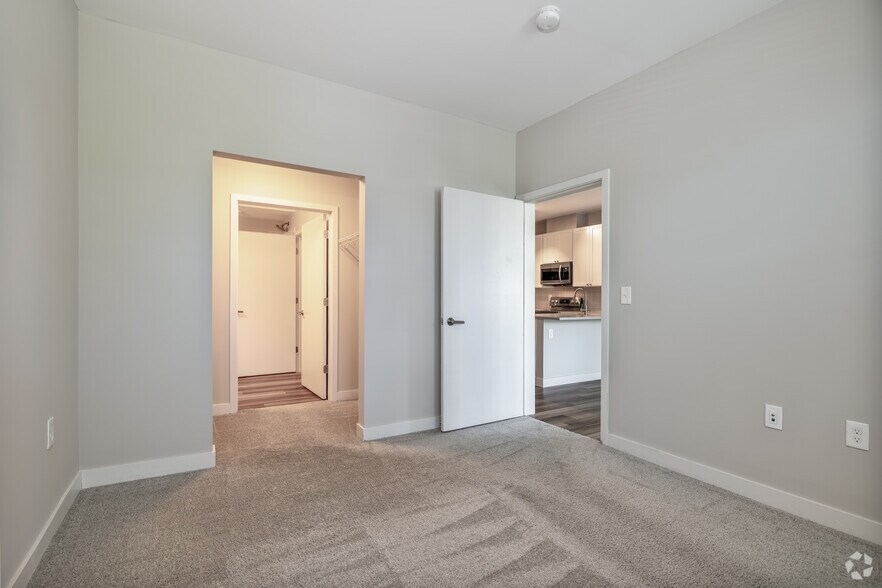More Photos Of 2800 Franklin Blvd, Cleveland Apartments For Lease