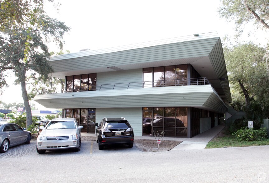 More Photos Of 2477 Stickney Point Rd, Sarasota Medical For Lease