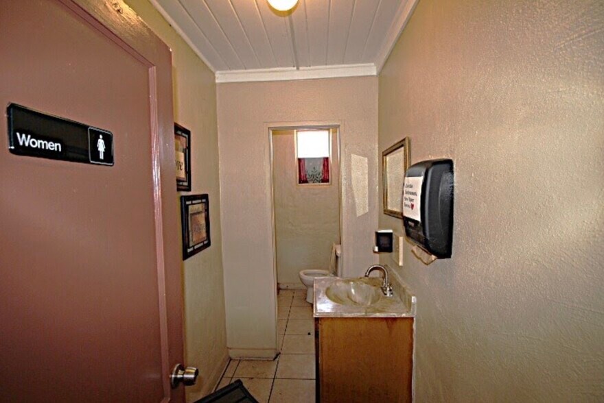 More Photos Of 10155 Main St N, Nahunta General Retail For Sale