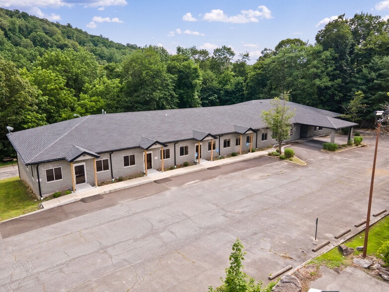 More Photos Of 4 Corwin Ct, Newburgh Medical For Sale