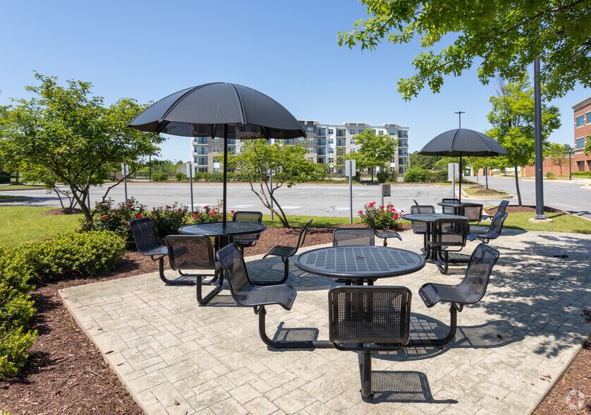 More Photos Of 8140 Corporate Dr, Baltimore Office For Lease