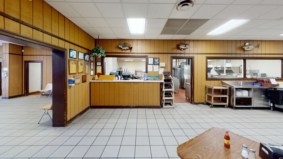 More Photos Of 2621 Hamilton Rd, Columbus Restaurant For Sale