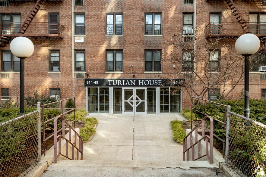 More Photos Of 14445 35th Ave, Flushing Apartments For Lease