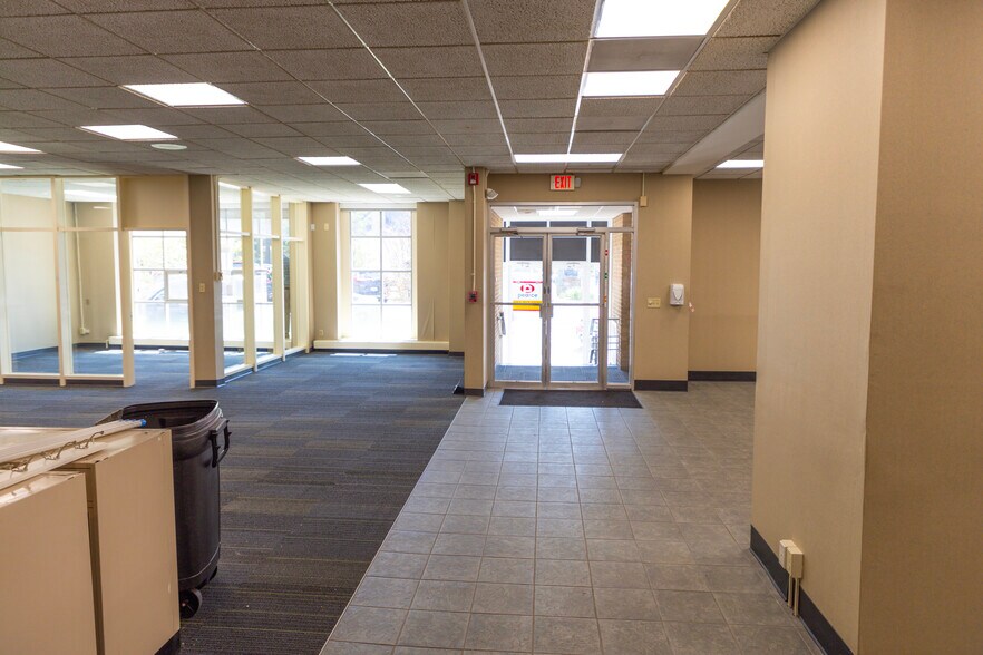More Photos Of 2-6 N Main St, Wallingford Bank For Lease