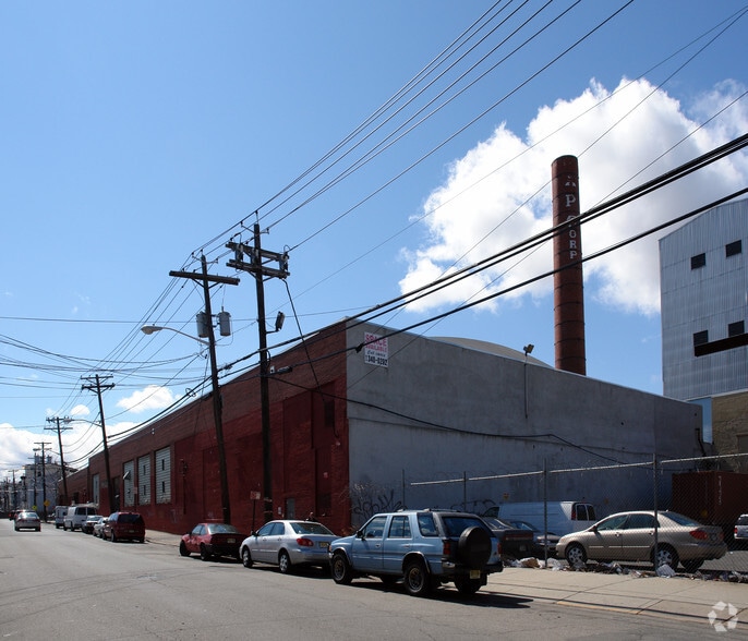More Photos Of 58-80 Mill St, Paterson Distribution For Lease