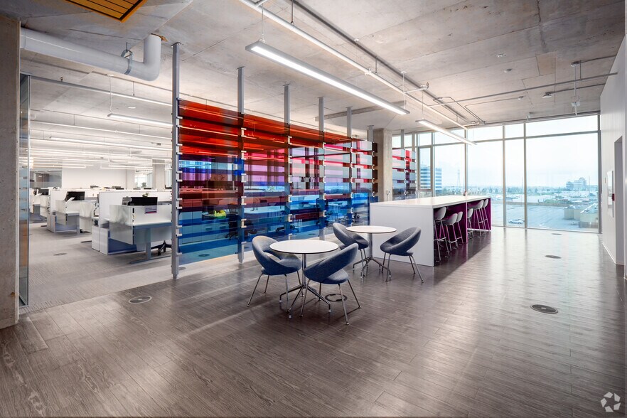 More Photos Of 7070 Derrycrest Dr, Mississauga Office For Lease