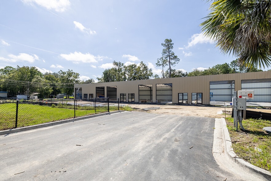 More Photos Of 4586 Sunbeam Rd, Jacksonville Flex For Lease