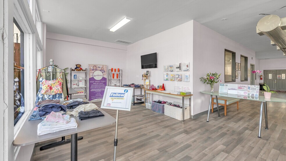More Photos Of 6622 Crenshaw Blvd, Los Angeles Storefront Retail Residential For Sale