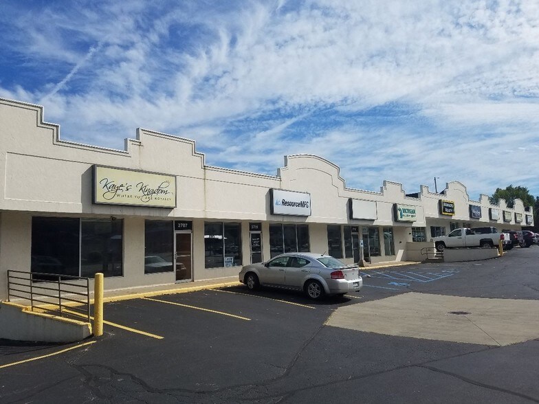 More Photos Of 3707-3721 S Westnedge Ave, Kalamazoo Unknown For Lease