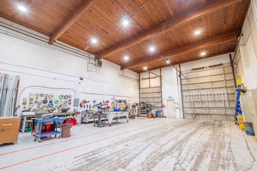 More Photos Of 6469 64 St, Delta Manufacturing For Lease