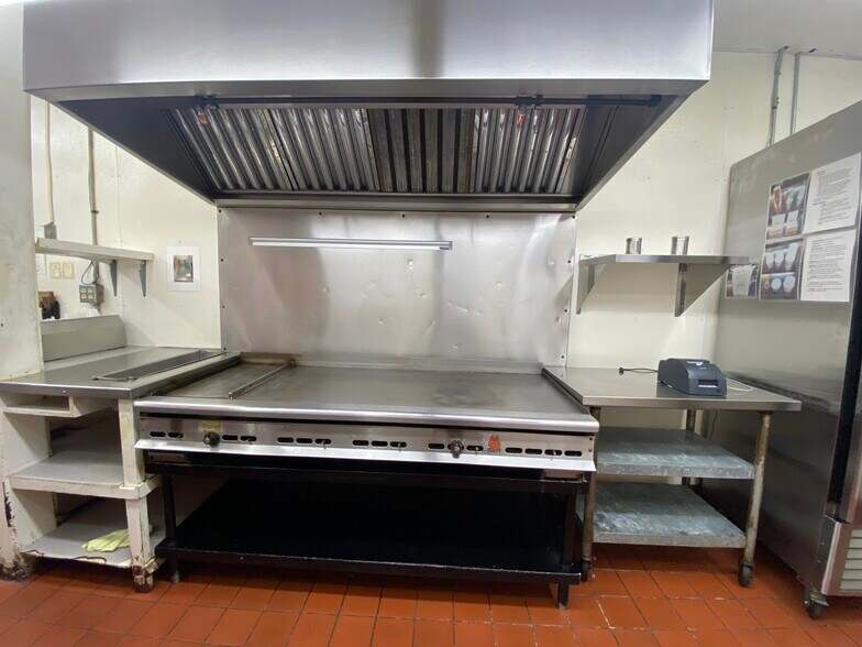 More Photos Of 1825 N 13th St, Bismarck Restaurant For Sale