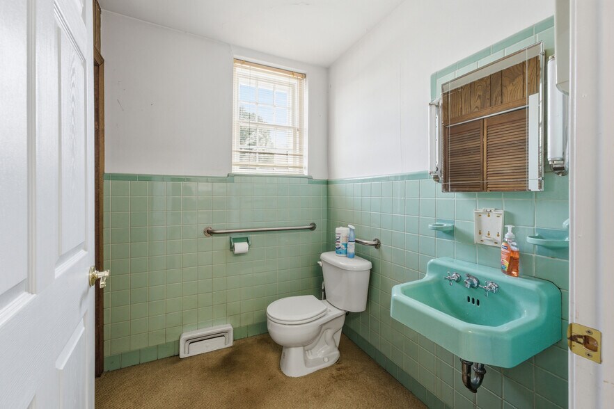 More Photos Of 100 Mantua Blvd, Mantua Office For Sale
