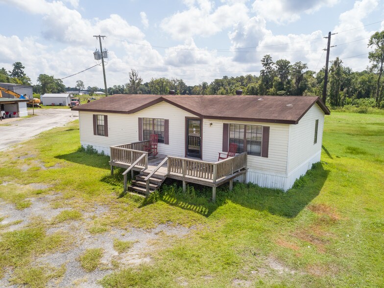 More Photos Of 1539 NW Main Blvd, Lake City Manufacturing For Sale