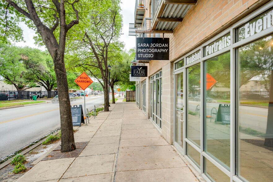 More Photos Of 1601 E Cesar Chavez St, Austin Apartments For Sale