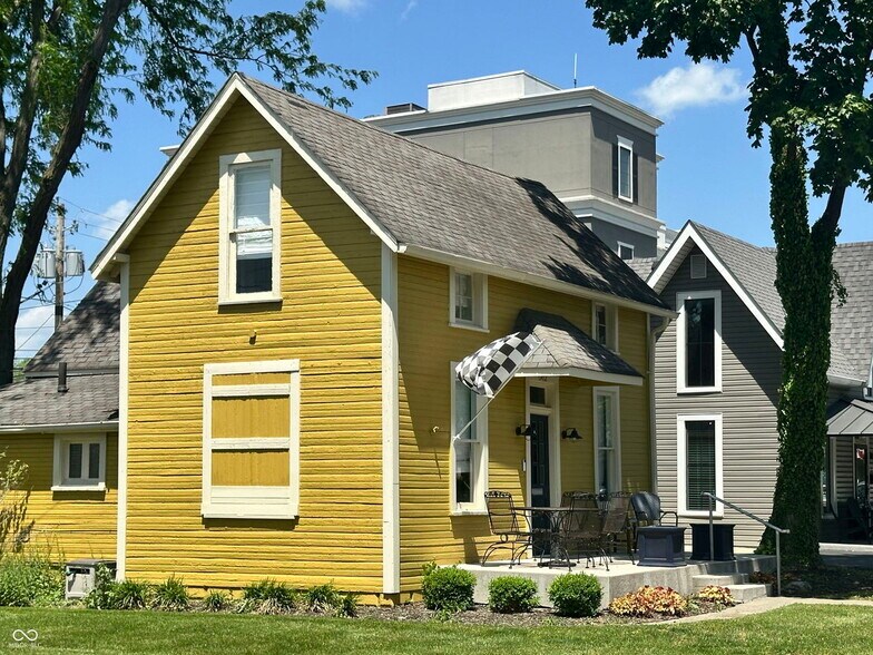 More Photos Of 6412 Carrollton Ave, Indianapolis Office For Sale