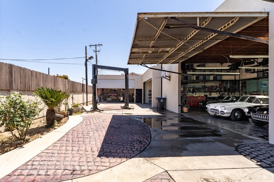 More Photos Of 411 S Harbor Blvd, Santa Ana Auto Dealership For Sale