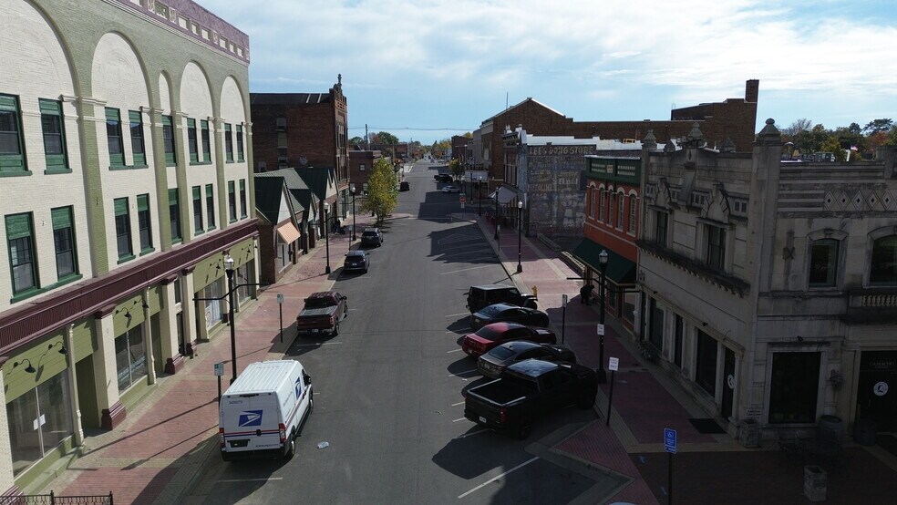 More Photos Of 1212 Meridian St, Anderson General Retail For Sale