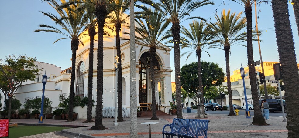 More Photos Of 1099 Westwood Blvd, Los Angeles Restaurant For Lease