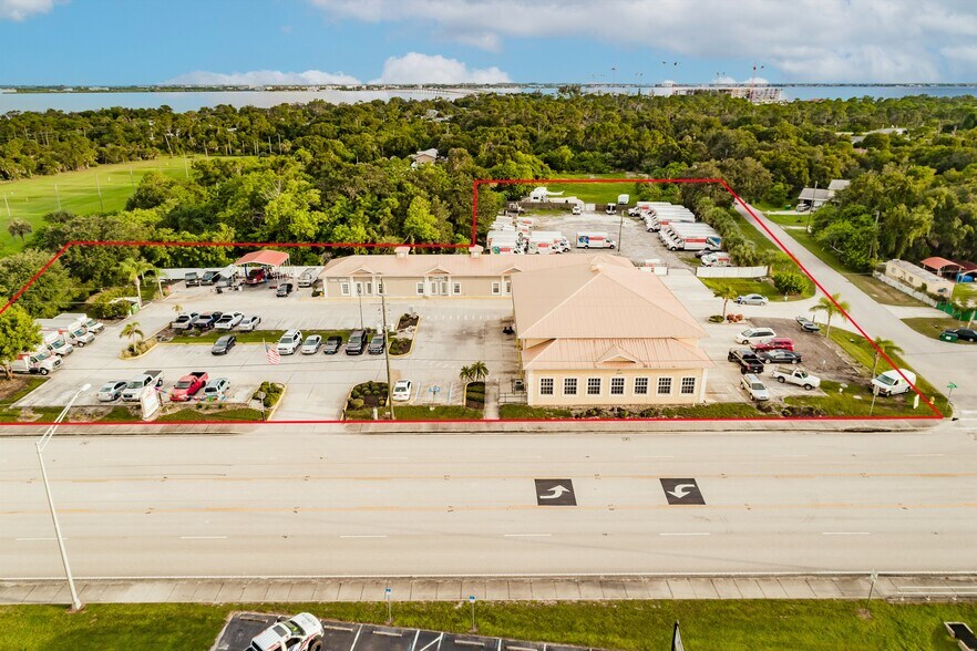 Primary Photo Of 23371 Harborview Rd, Port Charlotte Auto Repair For Sale
