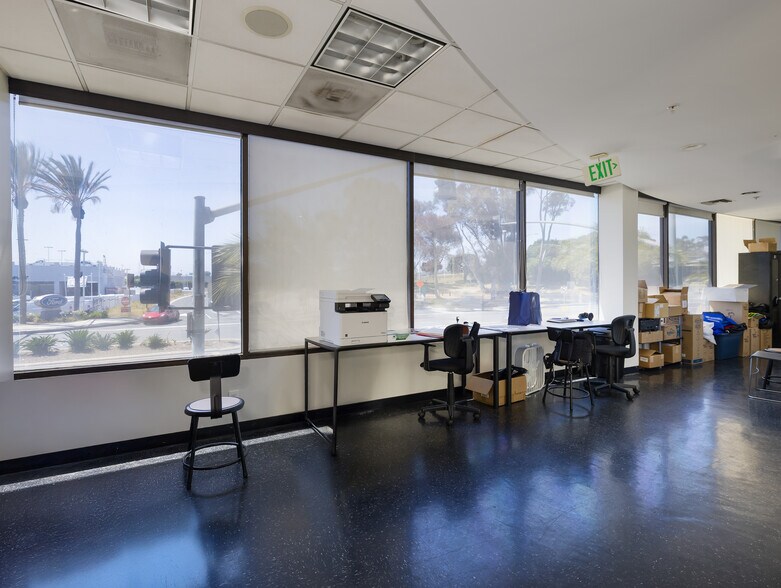 More Photos Of 5155 W Rosecrans Ave, Hawthorne Loft Creative Space For Sale