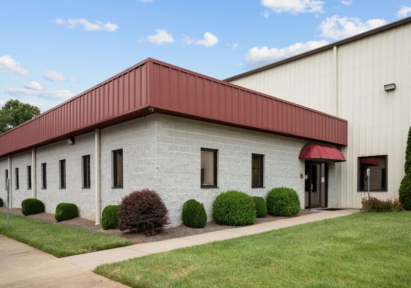 More Photos Of 164 Pointe South Dr, Randleman Warehouse For Lease