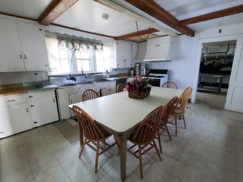 More Photos Of 203 County Route 405, Greenville Hotel For Sale