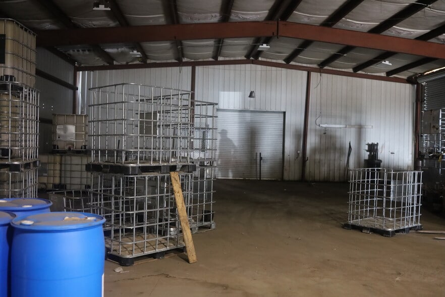 More Photos Of 4411 US Highway 92 E, Lakeland Warehouse For Lease