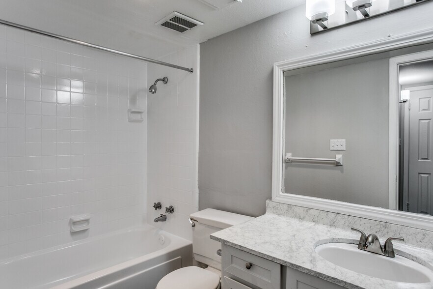 More Photos Of 8900 Chimney Rock Rd, Houston Apartments For Sale